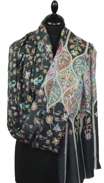 Étole Cachemire Noir Floral Brodée
