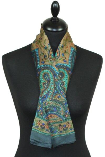 Foulard carré en soie gris-orange-turquoise