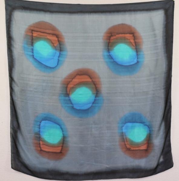 Foulard Carré en Soie Noir-Bleu-Brique