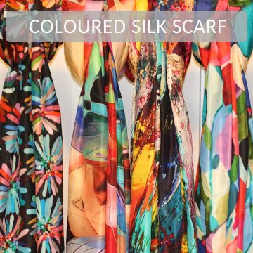 Lightweight silk scarves for women, soft and thermo-regulating, woven in India with traditional or modern patterns.